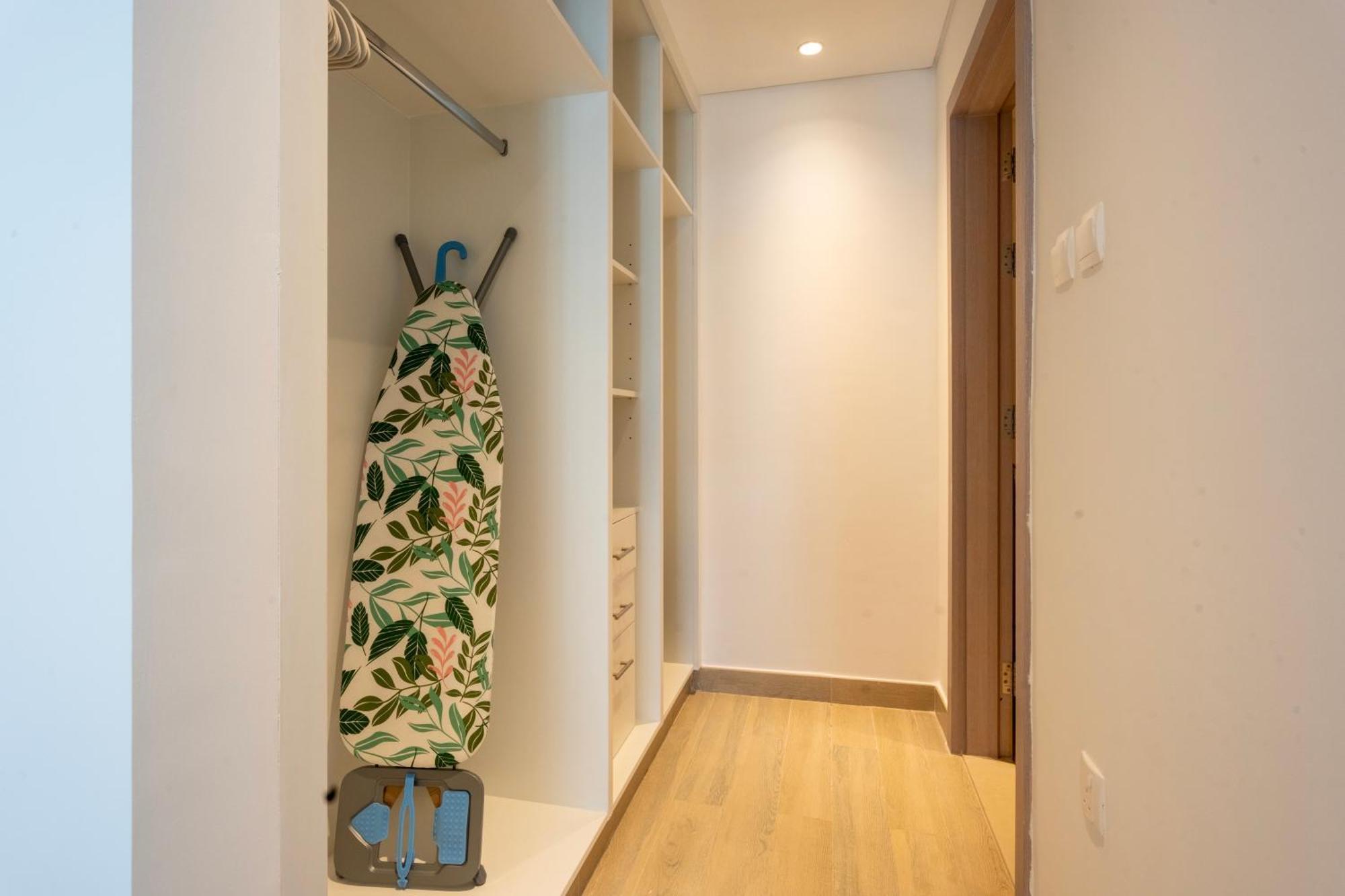 Apartment Yas Island 3br Maid Pool, Gym, Near Seaworld & Ferrari World Abu Dhabi