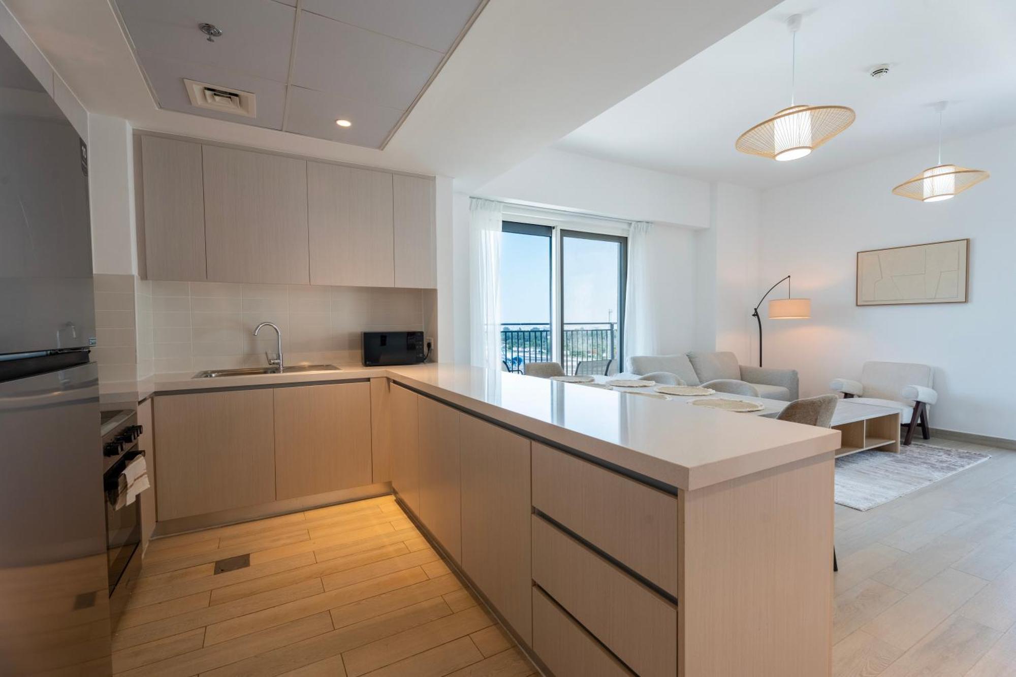Yas Island 3br Maid Pool, Gym, Near Seaworld & Ferrari World