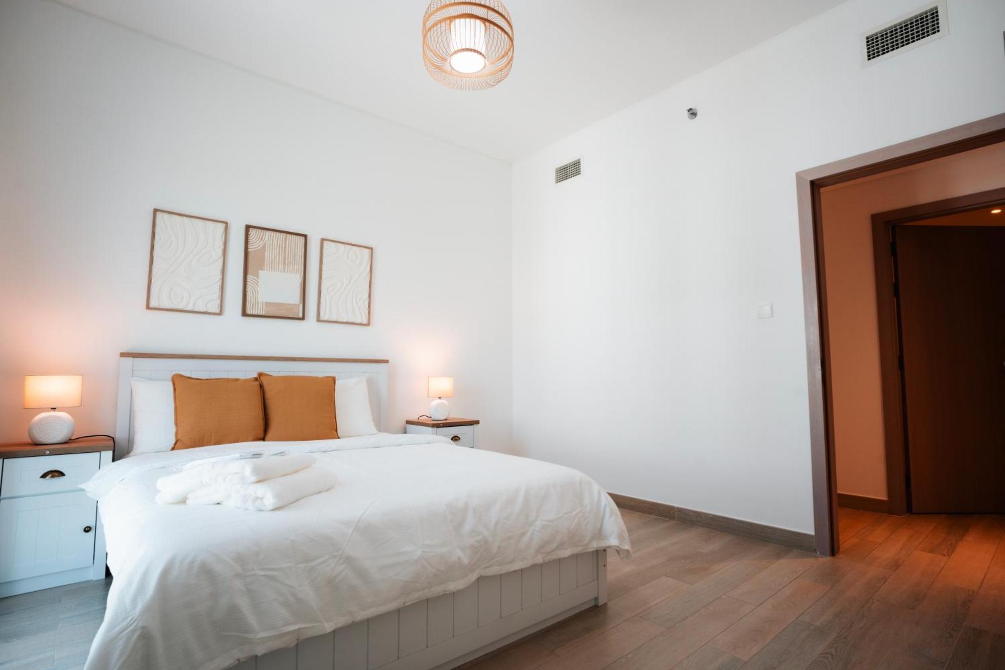 Yas Island 3br Maid Pool, Gym, Near Seaworld & Ferrari World