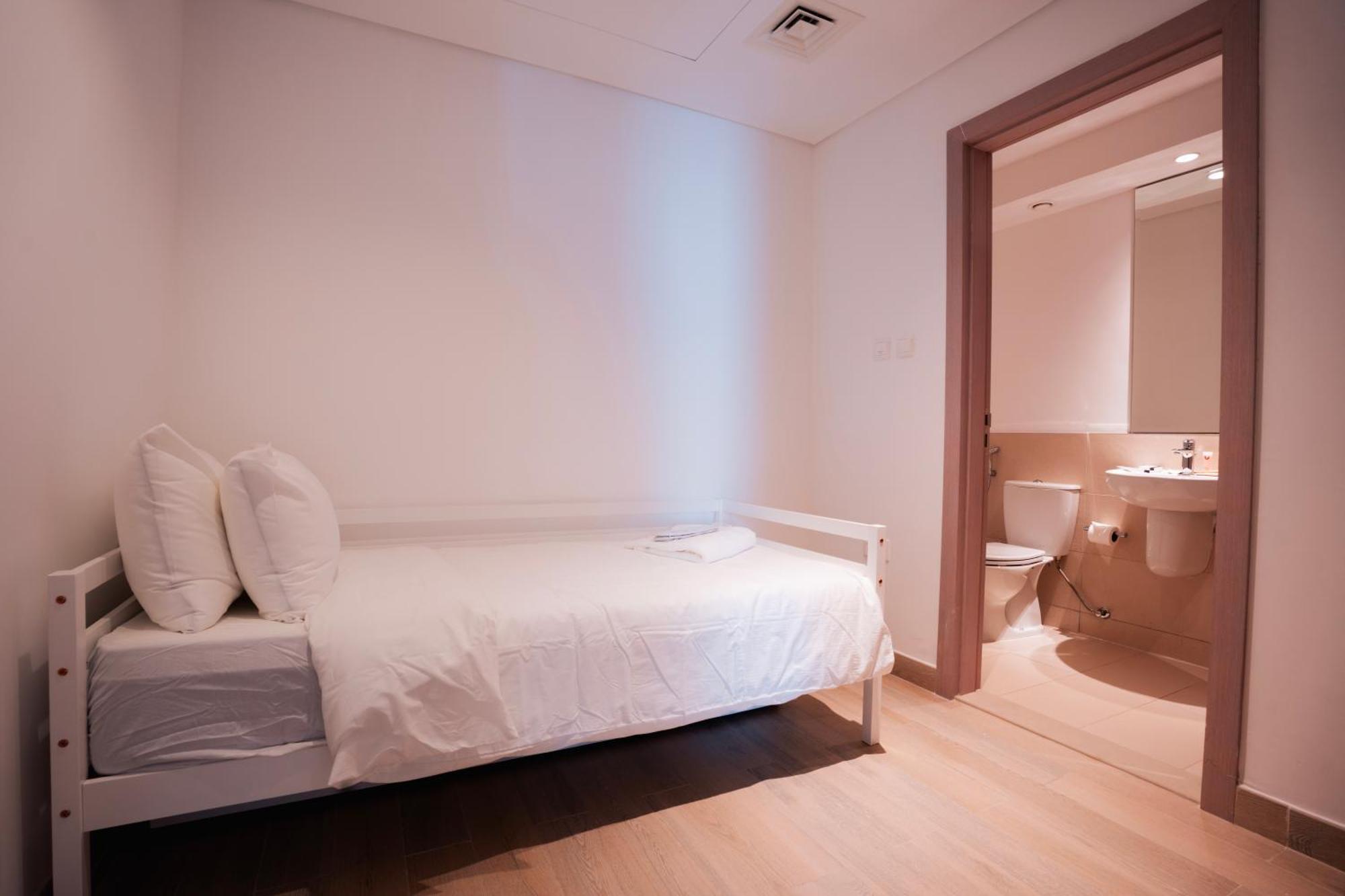 Yas Island 3br Maid Pool, Gym, Near Seaworld & Ferrari World