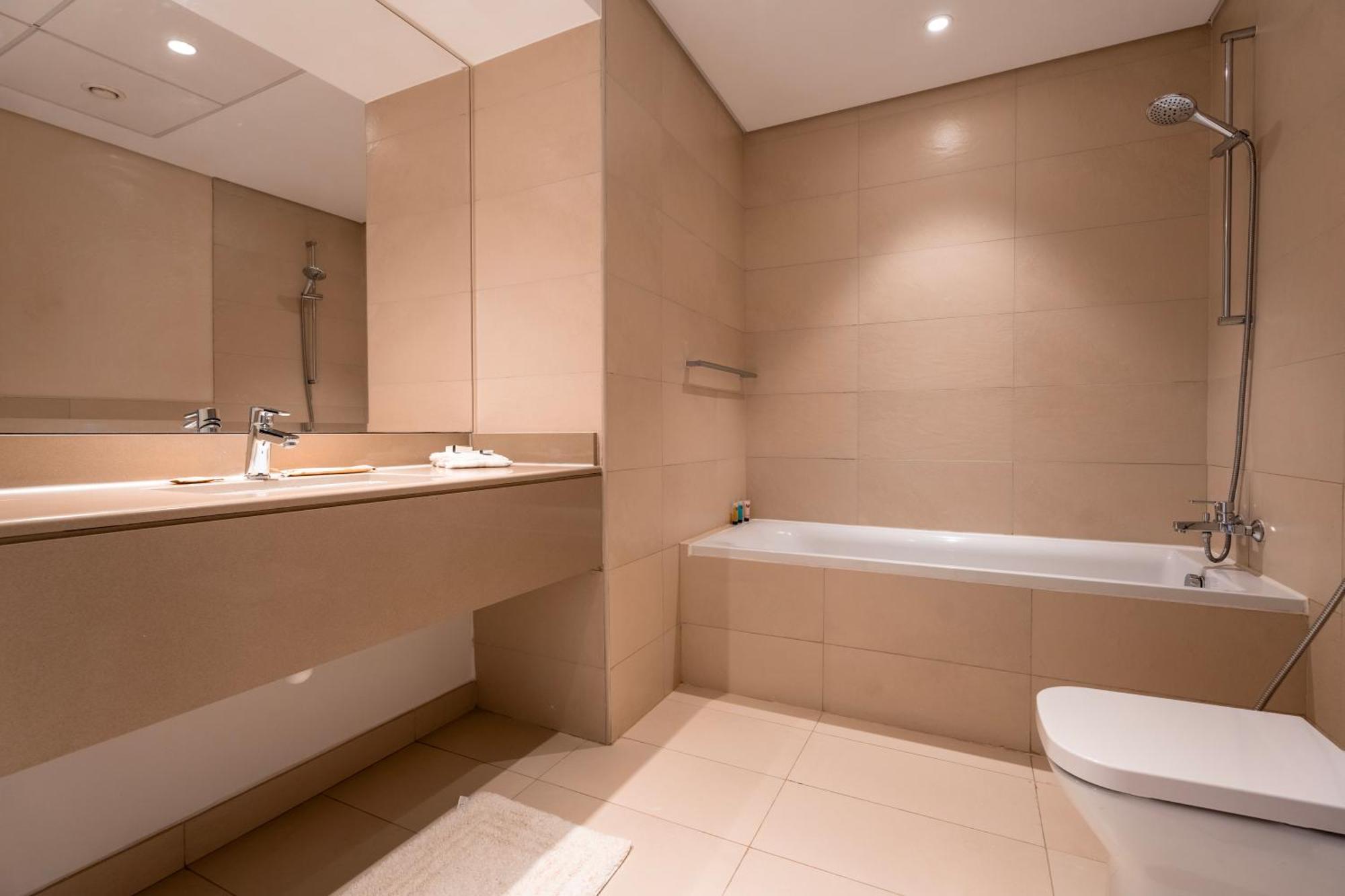 Apartment Yas Island 3br Maid Pool, Gym, Near Seaworld & Ferrari World Abu Dhabi