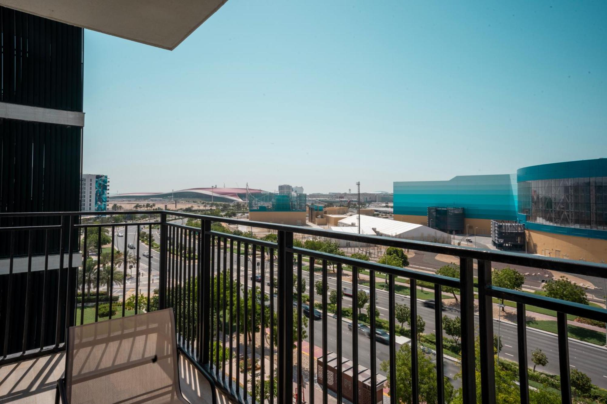 Yas Island 3br Maid Pool, Gym, Near Seaworld & Ferrari World Apartment Abu Dhabi